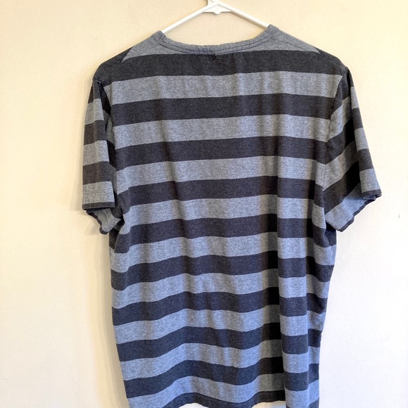 Men’s Claiborne Shirt - Picture 2 of 4